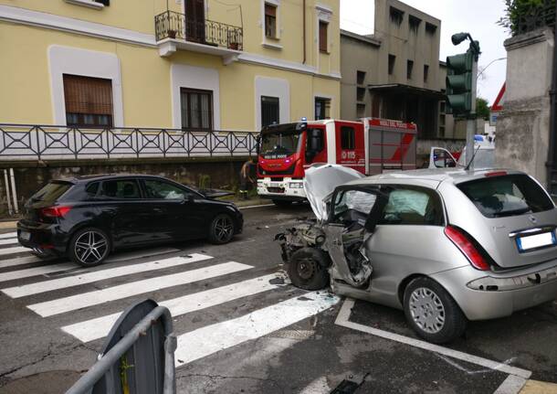 incidente via costa Busto Arsizio