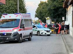 Investe il padre con l’auto e poi lo aggredisce a Busto Arsizio