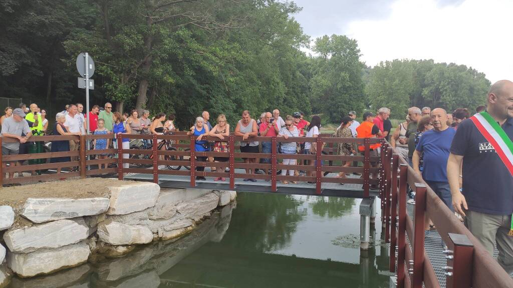 L'inaugurazione della passerella sul Lago di Comabbio