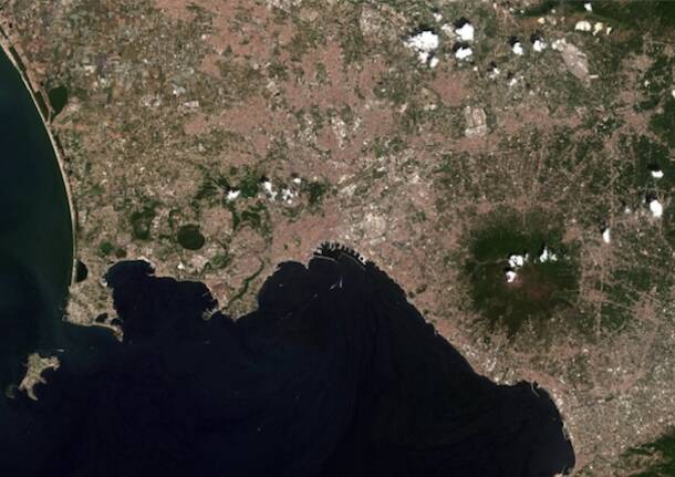 napoli vista satellite