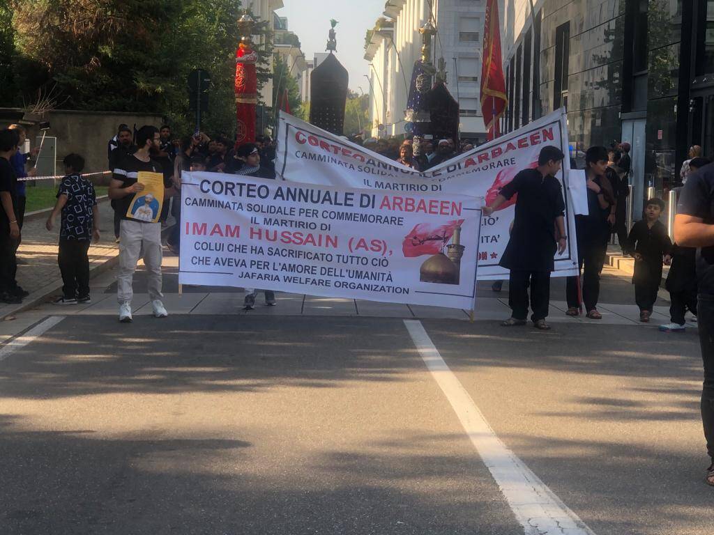 A Legnano la processione per la Pace della comunità pakistana sciita