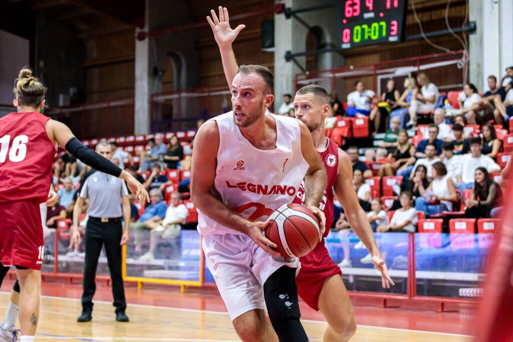 Basket: Legnano perde contro Omegna. Foto by Ermanno