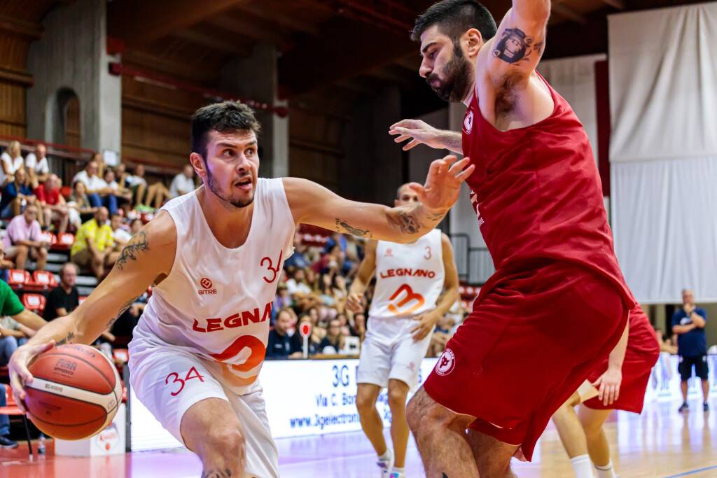 Basket: Legnano perde contro Omegna. Foto by Ermanno