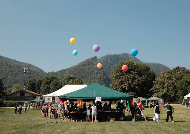 La festa 2023 ad Arcisate de \"L\'Arcobaleno di Nichi\"