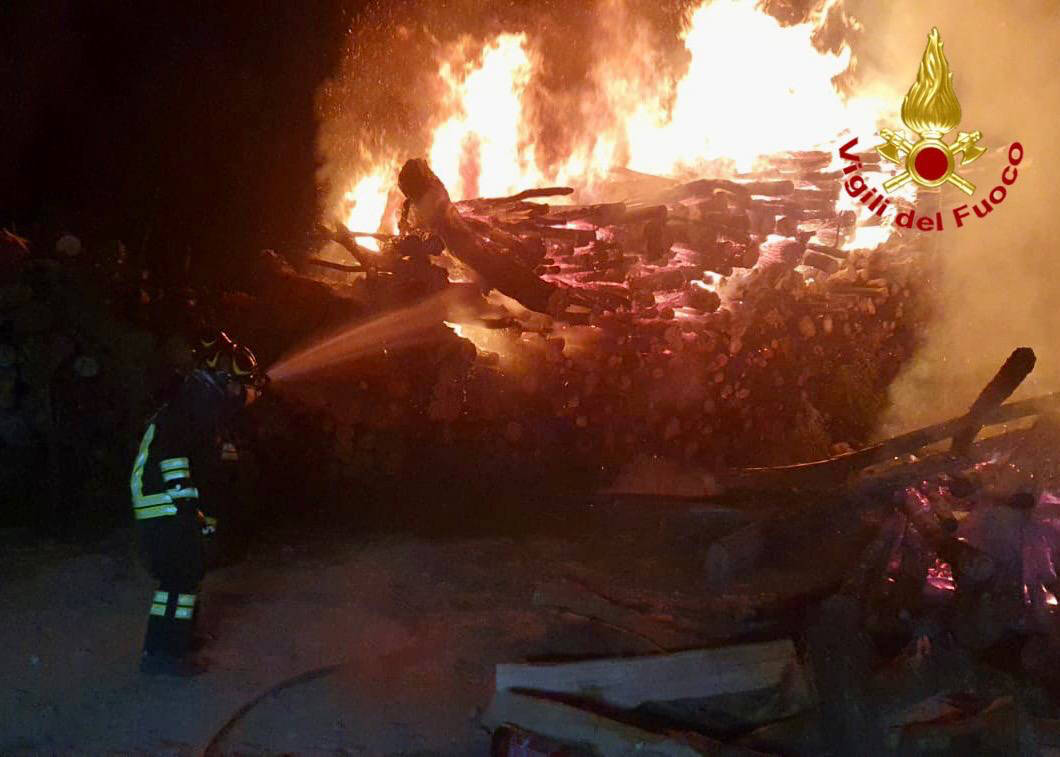 Fiamme in via Corridoni a Varese
