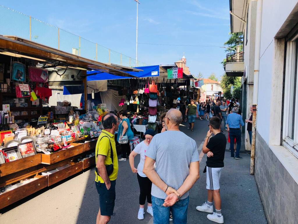 Dolci e colori alla partecipata Fiera di Canegrate 2023