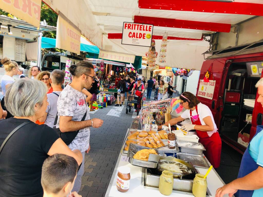 Dolci e colori alla partecipata Fiera di Canegrate 2023