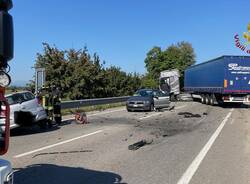 frontale incidente mortale cameri