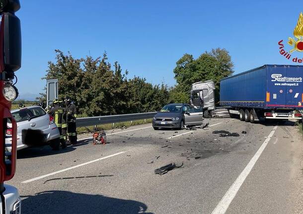 frontale incidente mortale cameri