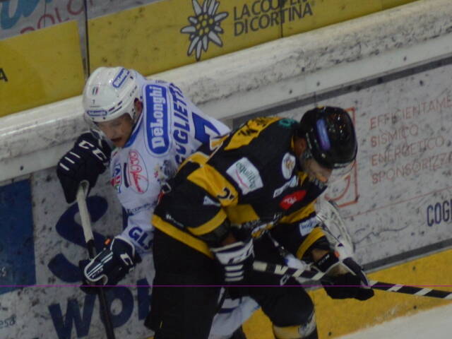 hockey su ghiaccio supercoppa cortina varese 