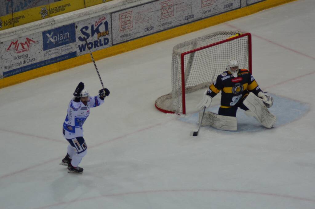 hockey su ghiaccio supercoppa cortina varese 