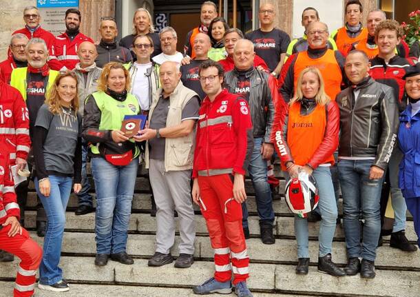 Una nuvola di moto al MotoGiro della Croce Rossa