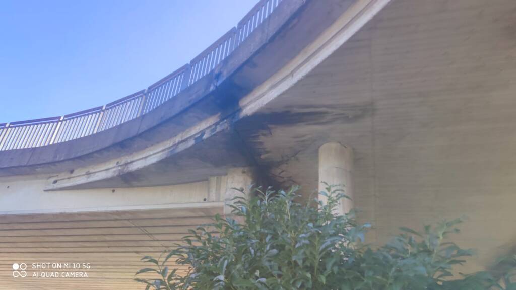 Infiltrazioni sul cavalcavia del Gaggianello di Varese