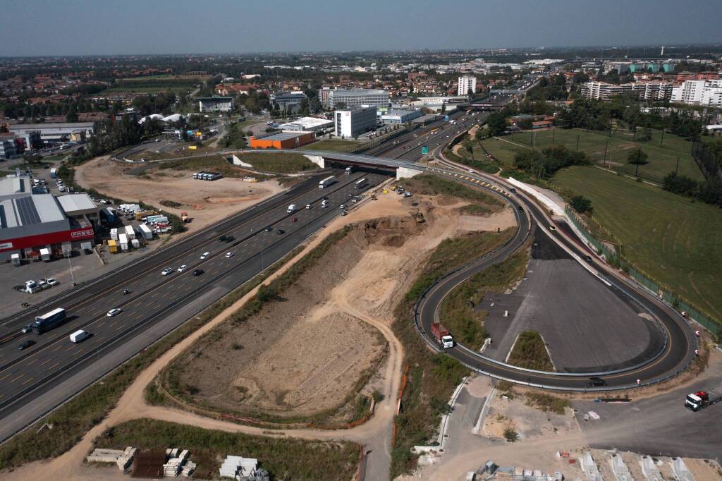 L'inaugurazione della quinta corsia sulla A8 a Lainate
