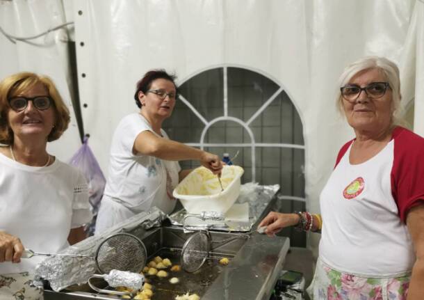 Sagra di Santa Croce a Marnate, i sorrisi dei volontari