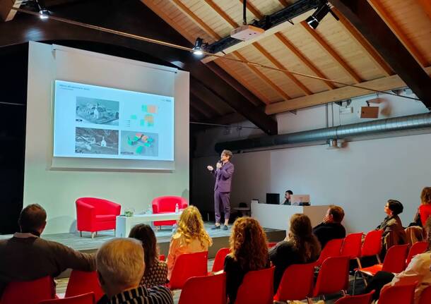 Il legno protagonista dell’incontro con Stefan Rier al Maga