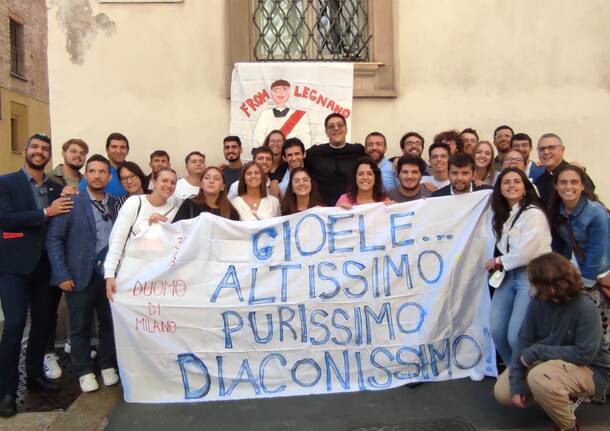 Tra i 15 diaconi ordinati in Duomo a Milano il legnanese Gioele Asquini