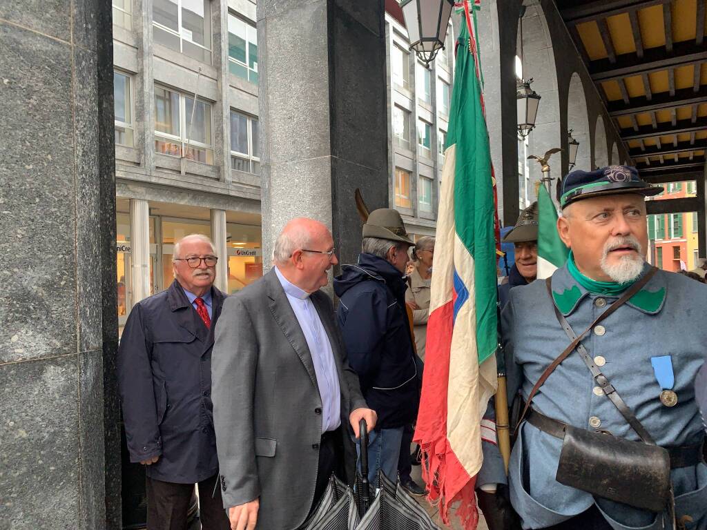 Una targa per spiegare i buchi del Bernascone a Varese