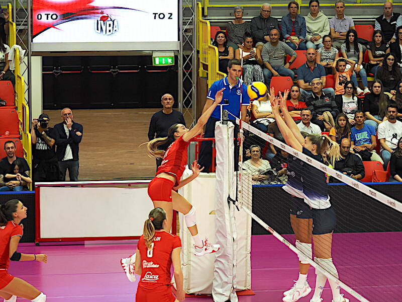 Uyba - Allianz Milano 3-0