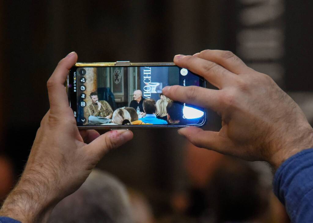 A Varese i “Volti del male” e le “Indagini” di Stefano Nazzi riempiono il Salone Estense