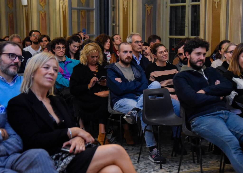 A Varese i “Volti del male” e le “Indagini” di Stefano Nazzi riempiono il Salone Estense