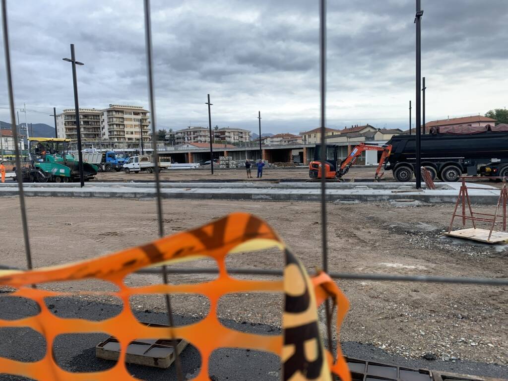 Arriva l’asfalto in piazzale Kennedy, riapertura più vicina