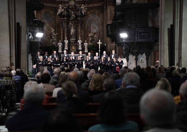 Artisti del Coro del Teatro alla Scala insieme contro il cancro
