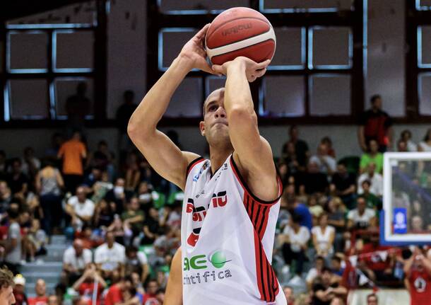 Basket: la sfida tra Legnano e Crema nelle foto di Ermanno 