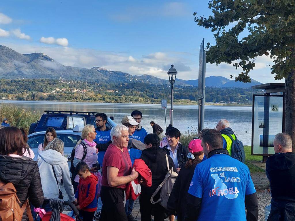 Camminata in rosa, in migliaia in Valbossa per la prevenzione