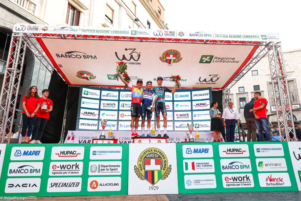 Tre Valli Varesine 2023 - Le premiazioni nel cuore di Varese