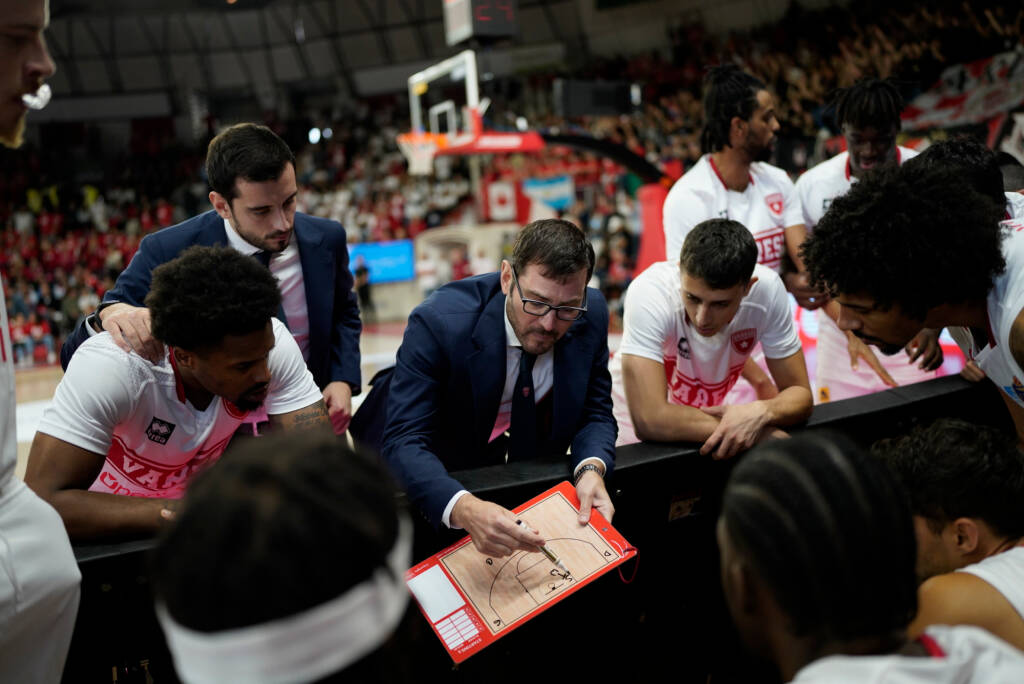 Openjobmetis Varese - Dolomiti Energia Trento 84-85