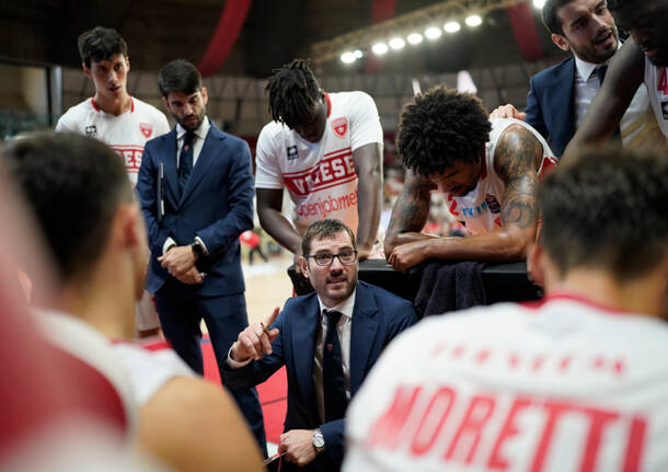 Openjobmetis Varese - Dolomiti Energia Trento 84-85