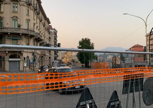 Commissione lavori pubblici nel cantiere di largo flaiano a Varese