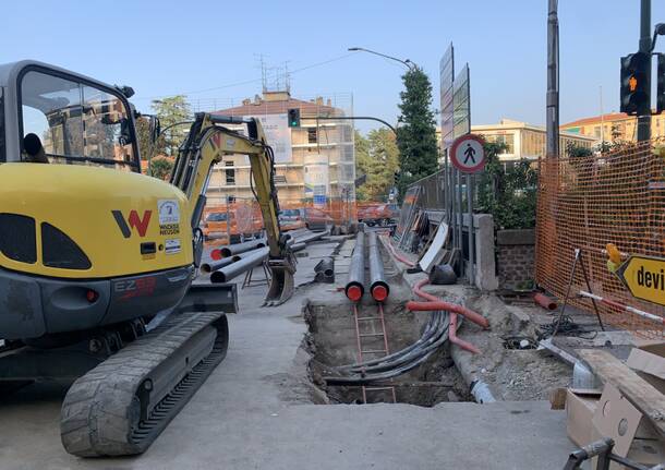 Commissione lavori pubblici nel cantiere di largo Flaiano a Varese