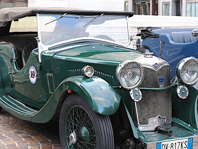 Gallarate si riempie di auto storiche con il "Criterium d'inverno"