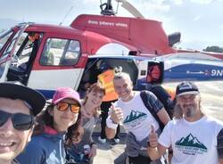 I varesini in viaggio verso il Nepal: secondo giorno tra terremoto, attese e primi passi