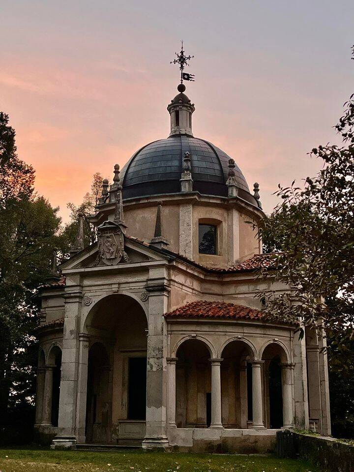 Il sacro Monte all'alba