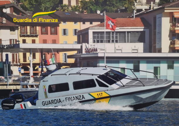 imbarcazione guardia di finanza lago ceresio
