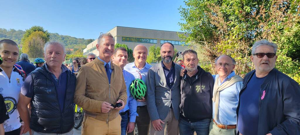 Inaugurato il nuovo tratto della ciclopedonale tra Besozzo/Caravate
