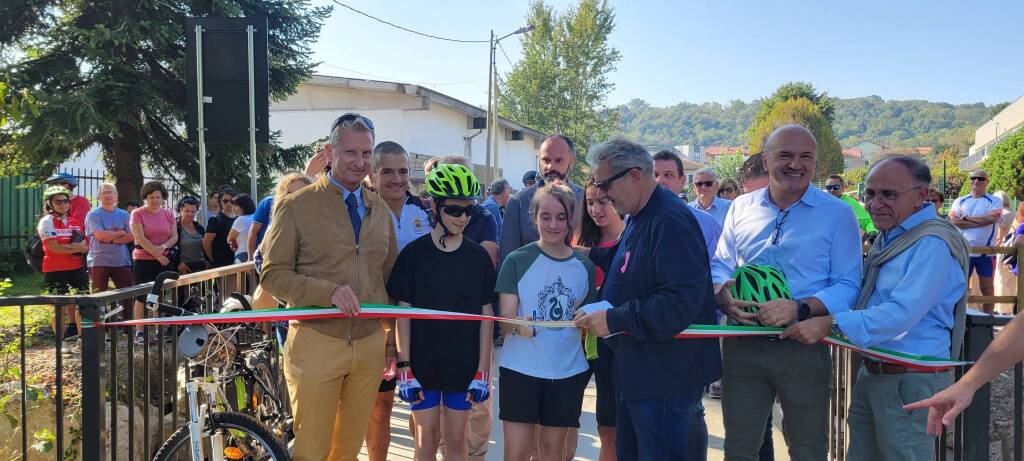 Inaugurato il nuovo tratto della ciclopedonale tra Besozzo/Caravate