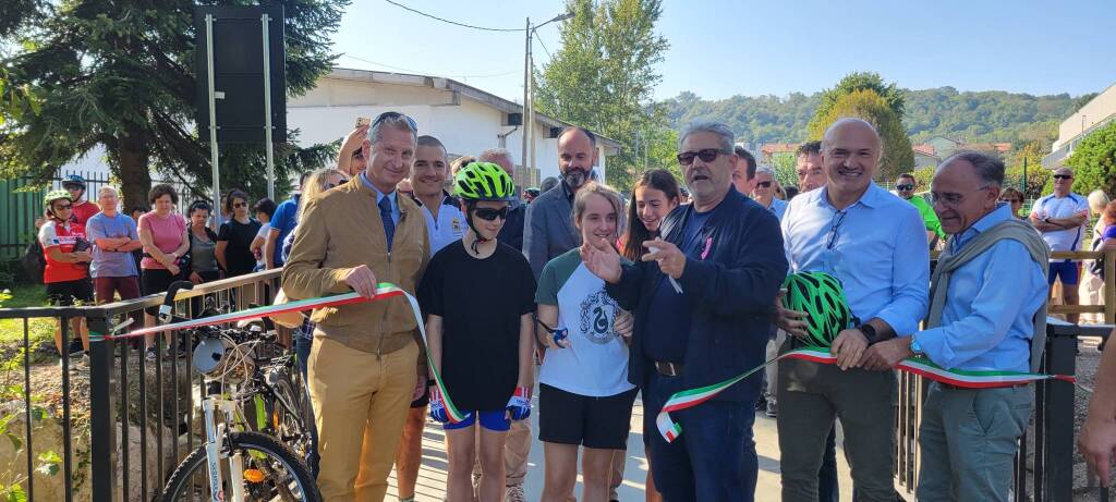 Inaugurato il nuovo tratto della ciclopedonale tra Besozzo/Caravate