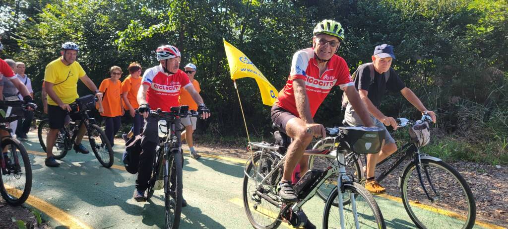 Inaugurato il nuovo tratto della ciclopedonale tra Besozzo/Caravate