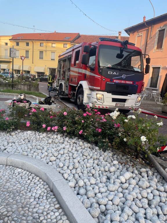 Incendio in centro a Inveruno 