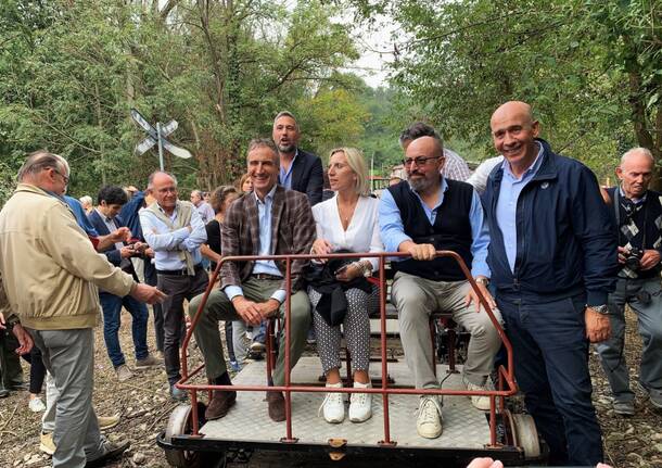 La prima dimostrazione del ferrociclo sulla ferrovia della Valmorea