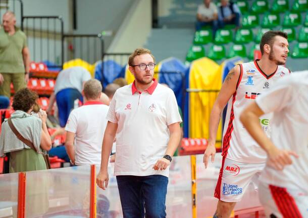 Legnano Basket sfida in casa Piombino. Foto di Daniele Zaffaroni