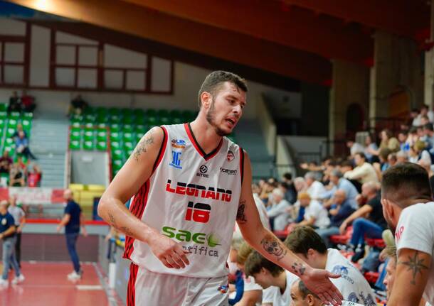 Legnano Basket sfida in casa Piombino. Foto di Daniele Zaffaroni