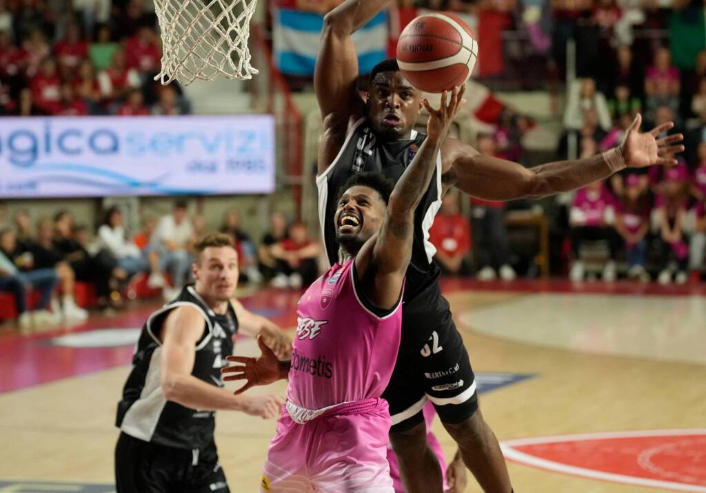 Openjobmetis Varese - Bertram Tortona