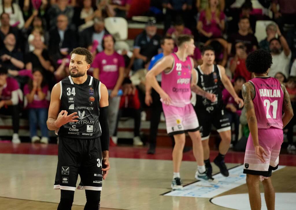 Openjobmetis Varese - Bertram Tortona