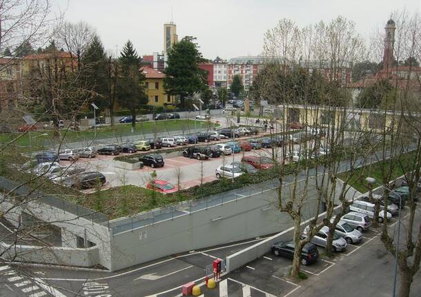 parcheggio provincia varese via trentini