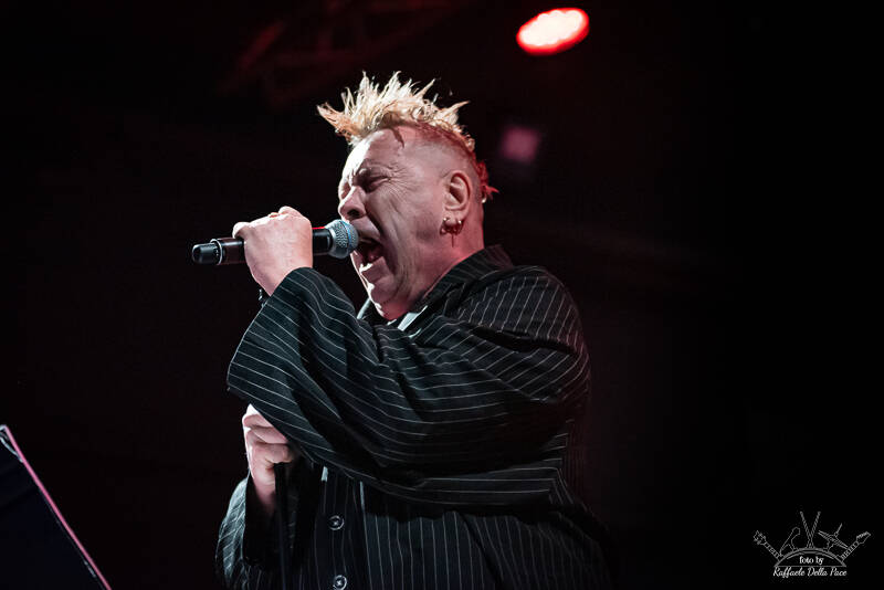 Pil in concerto ai Magazzini Generali di Milano